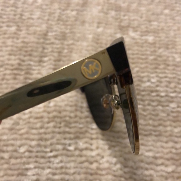 Barely worn authentic Michael Kors sunglasses - Picture 9 of 12